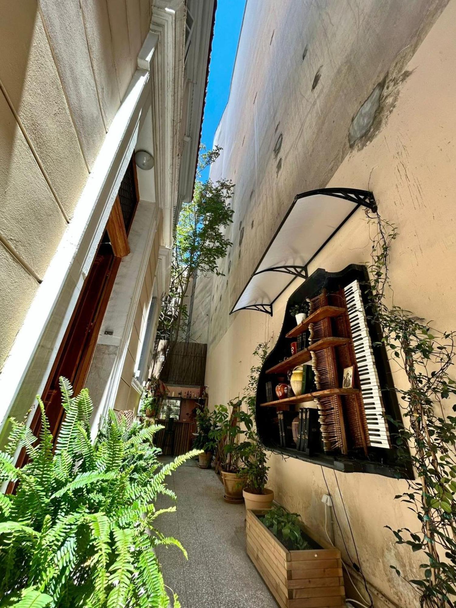 Baloo Hostel Athens Exterior photo